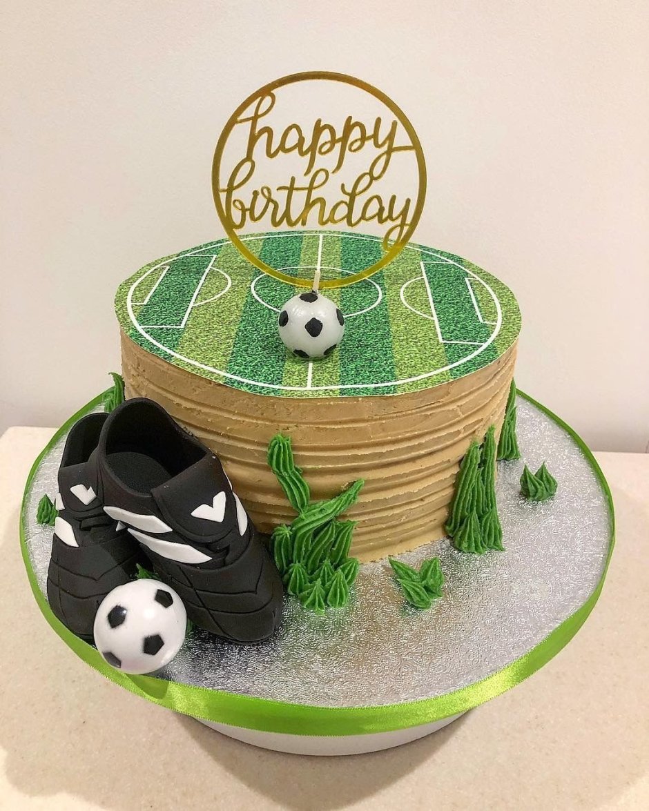 Украсить торт в футбольном стиле