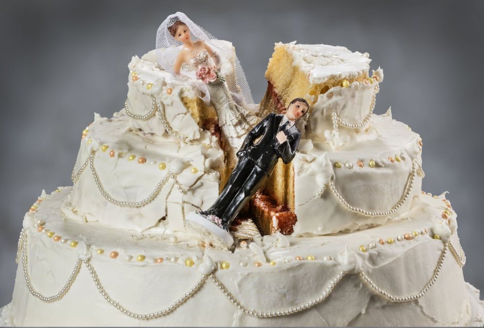 Торт на свадьбу одноярусный в бежевых тонах