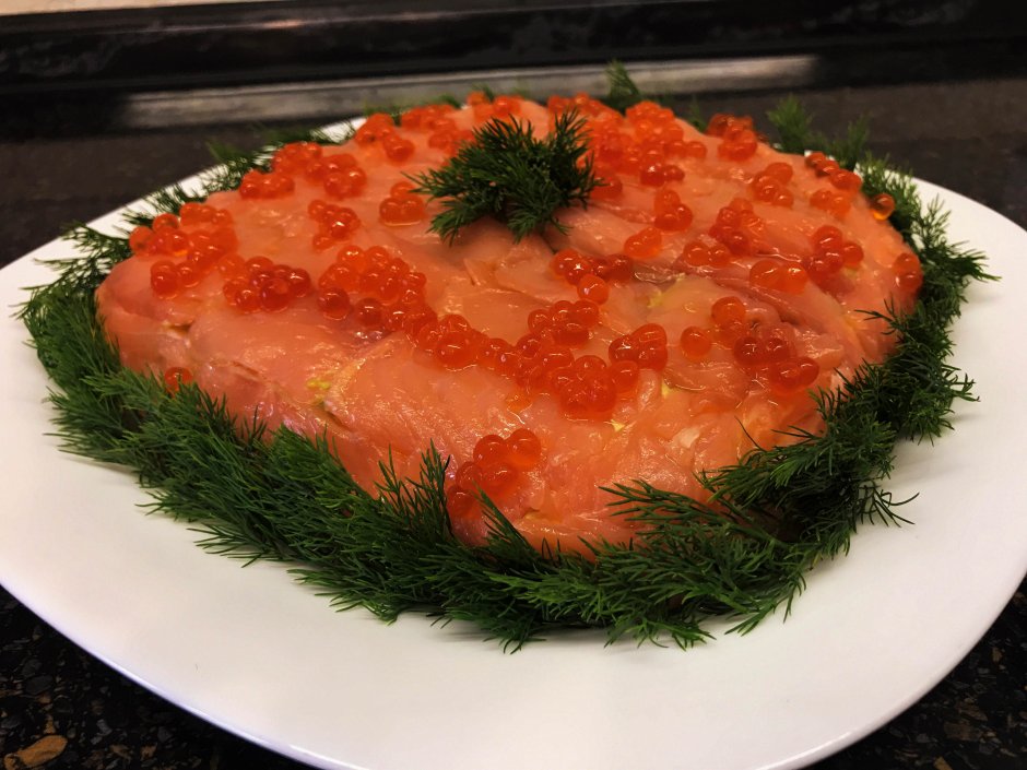 Салат с красной рыбкой