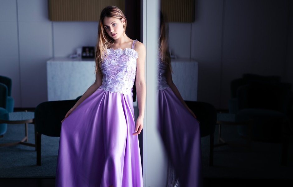 Фиолетовое платье длинное пышное