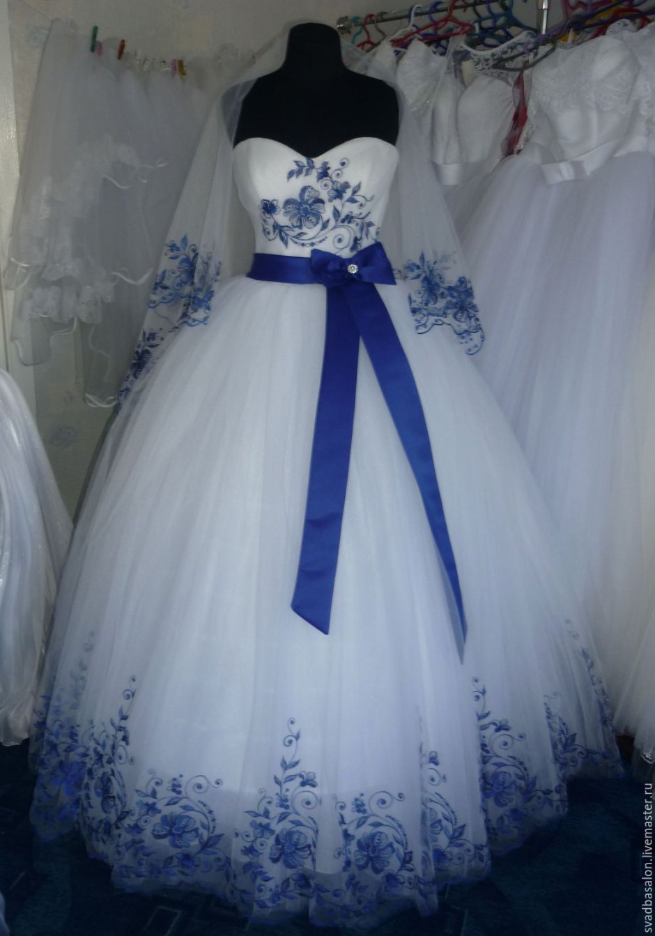 Образ невесты в голубом платье