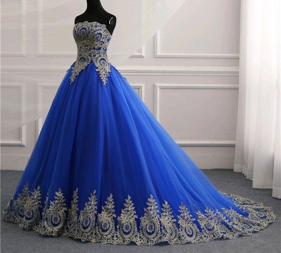 Свадебное платье с синим градиентом