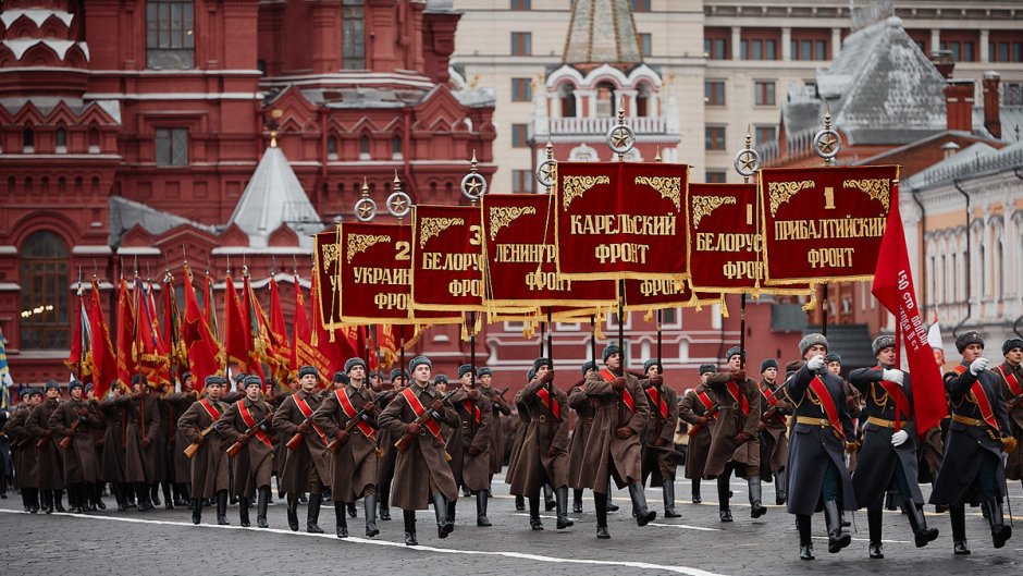 Парад Победы 1945г на красной площади