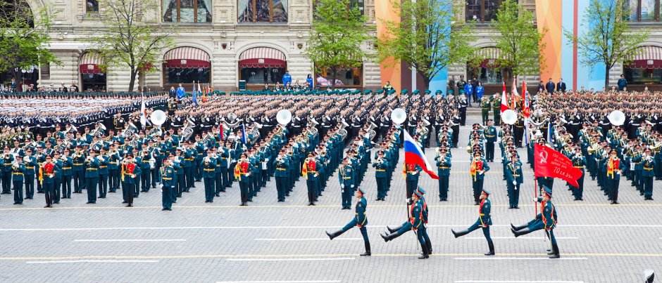 Знаменосцы парада Победы вынос Знамени