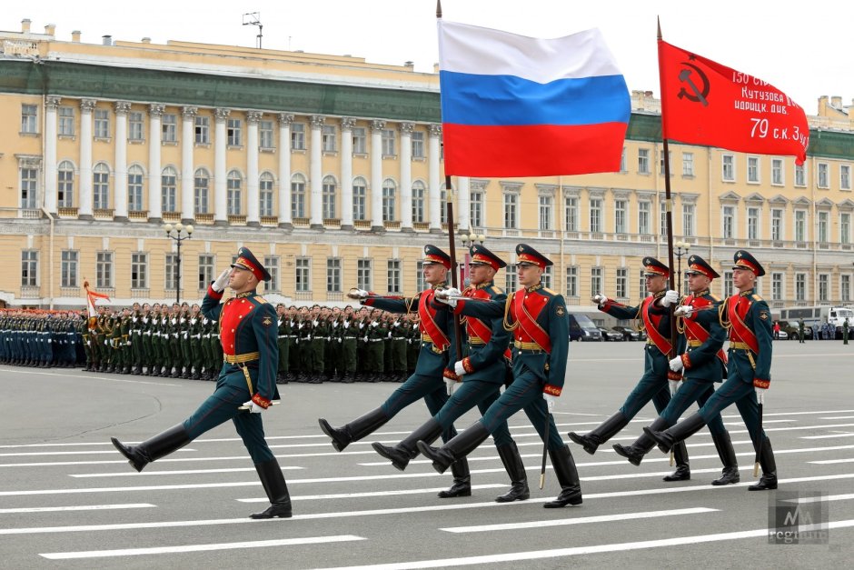 Вынос Знамени Победы на красной площади 2022