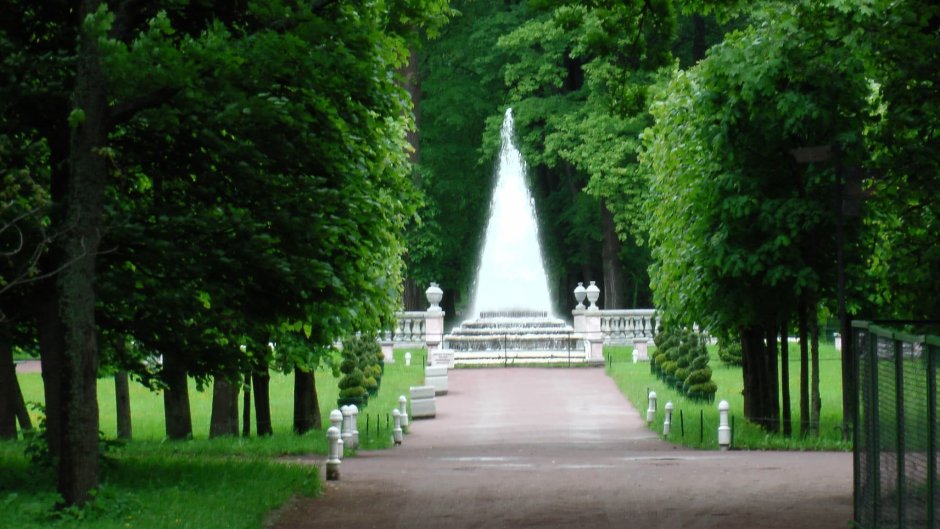 Сад Эрмитаж Москва памятник всем влюблённым