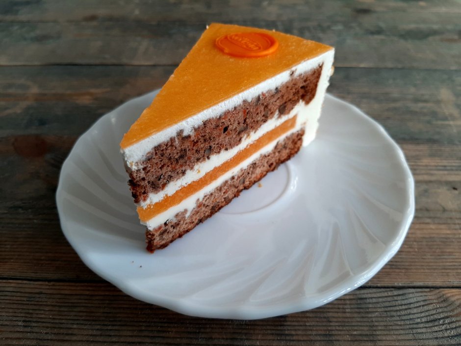 Морковный торт с апельсиновым конфи