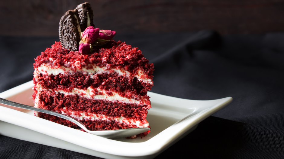 Блинный торт красный бархат