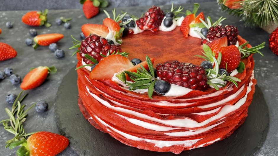 Блинный торт с ягодами