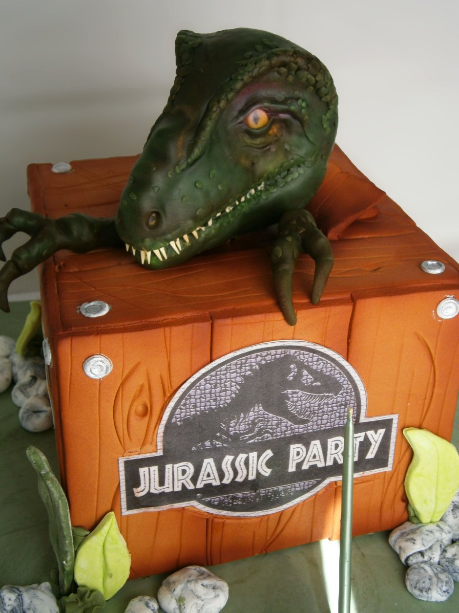 Торт с динозавриками квадратный