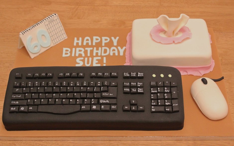 Торт в виде клавиатуры компьютера