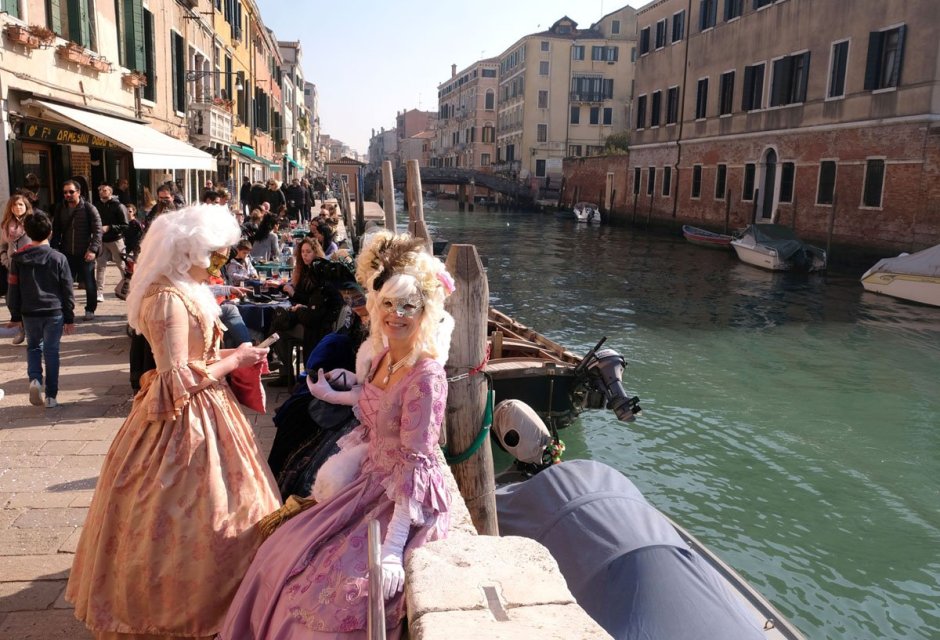 Сара Гадон фестиваль в Венеции 2021