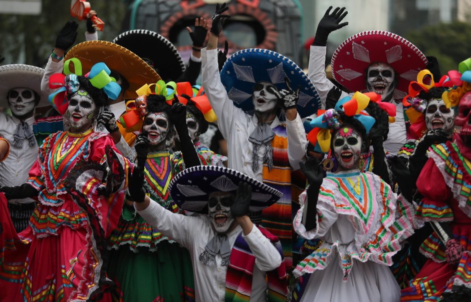 Фестиваль мертвых в Мехико