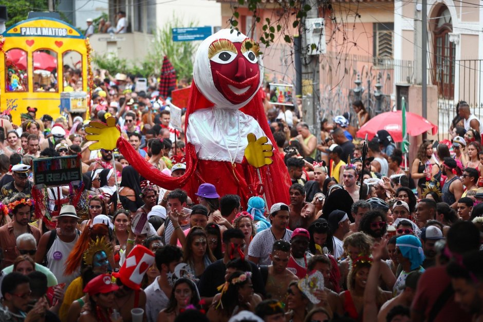 Карнавальное шествие в Рио де Жанейро