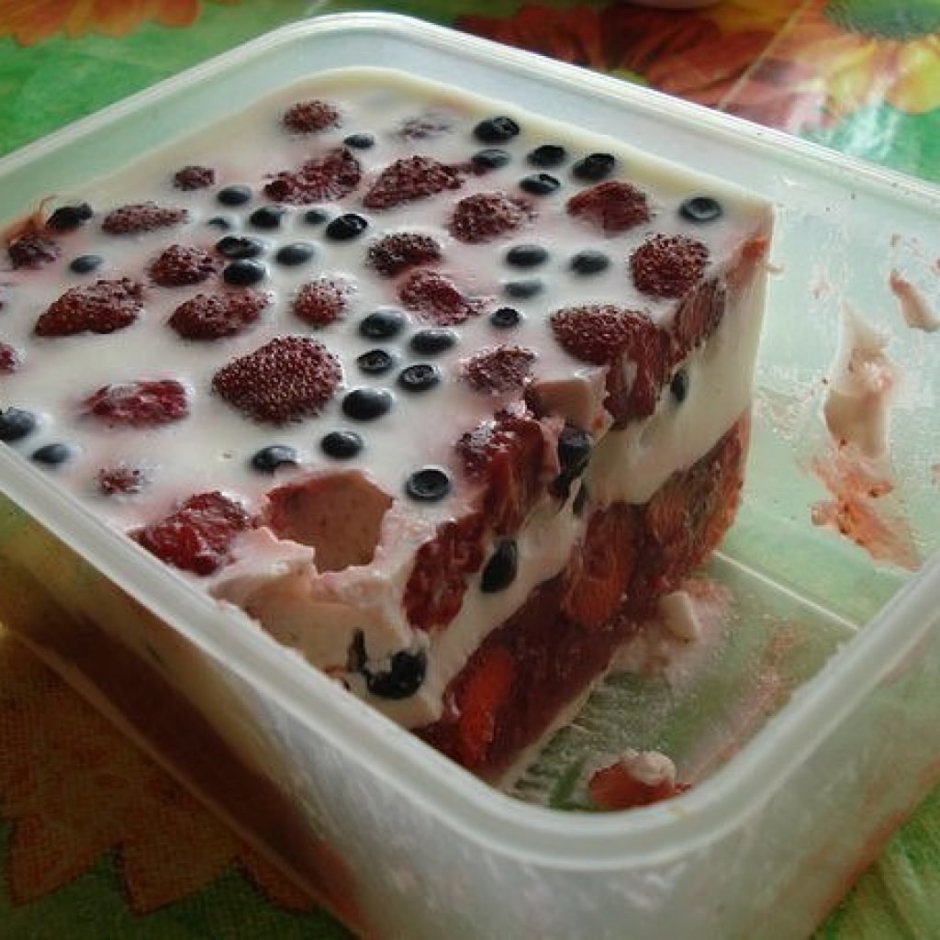 Десерт с ягодами и желатином