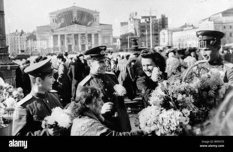 Танцующие вальс Победы