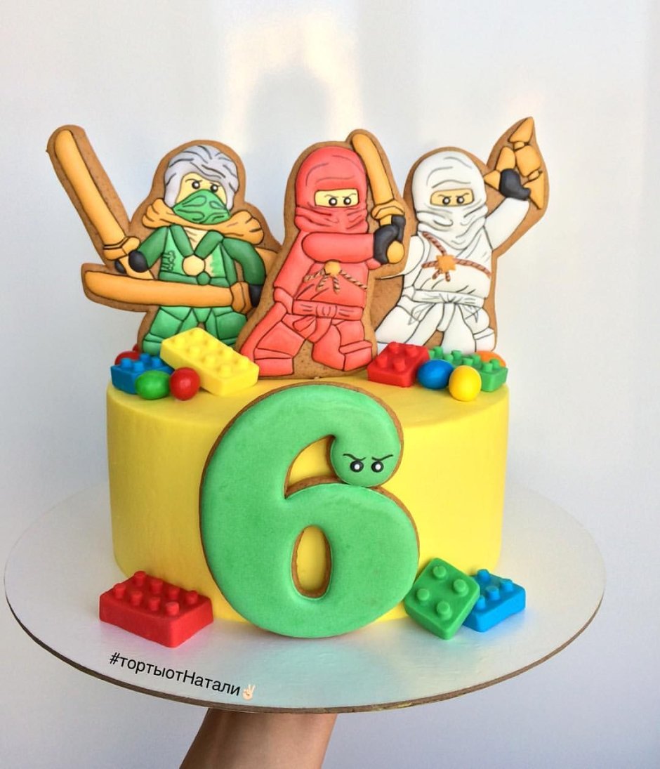 Торт с героями лего