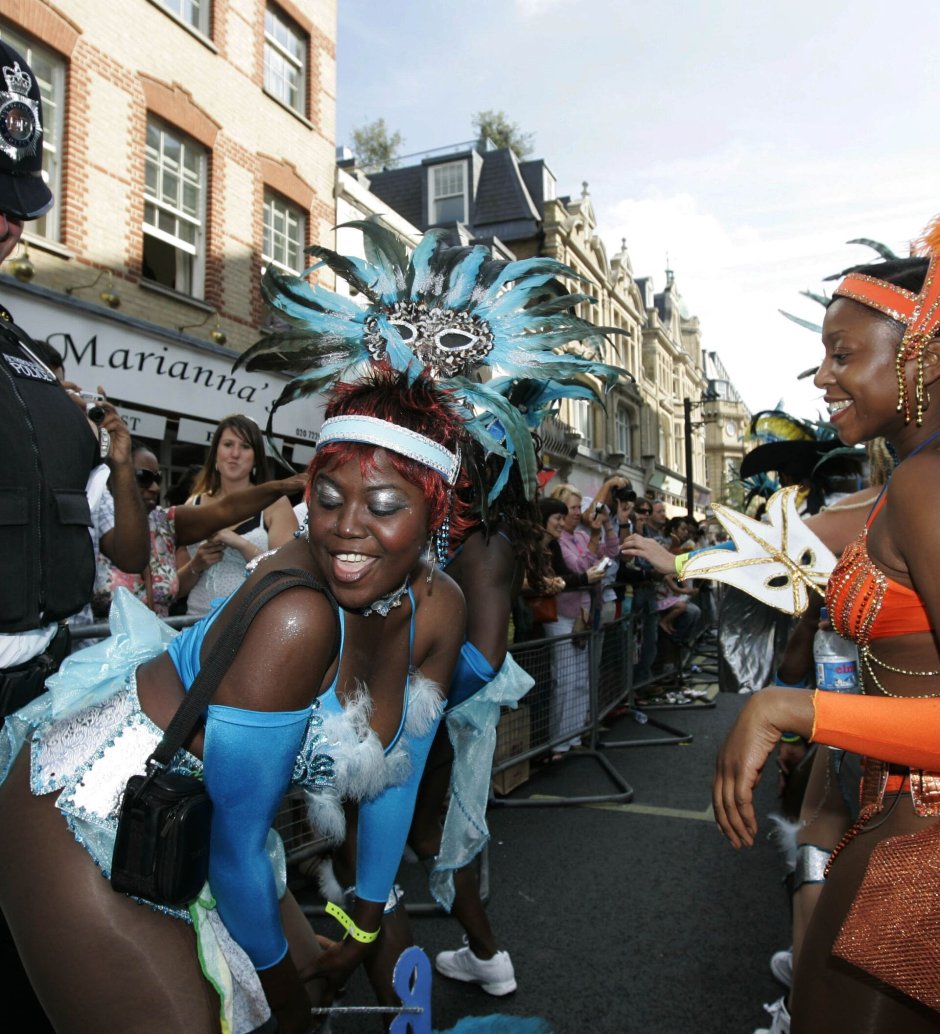 Конкурс костюмов на карнавале Ноттинг-Хилле в Лондоне фото