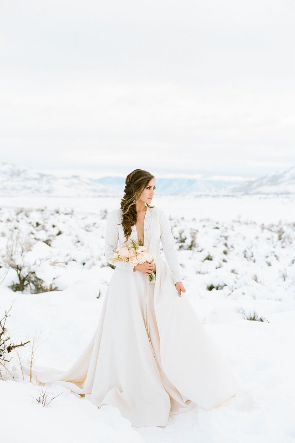 Свадебные платья зимний вариант