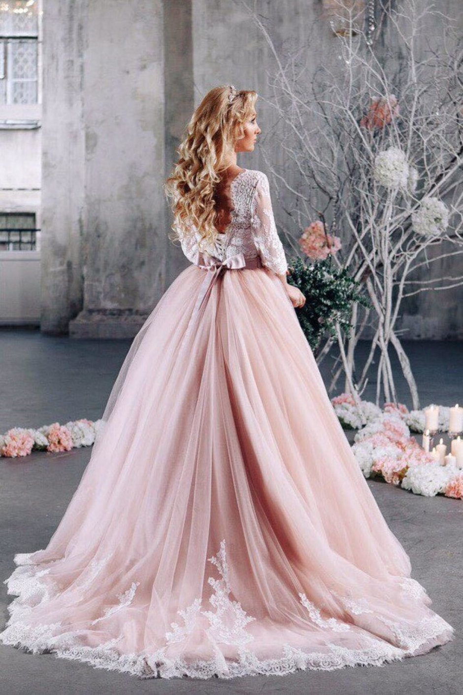 Роскошное розовое свадебное платье