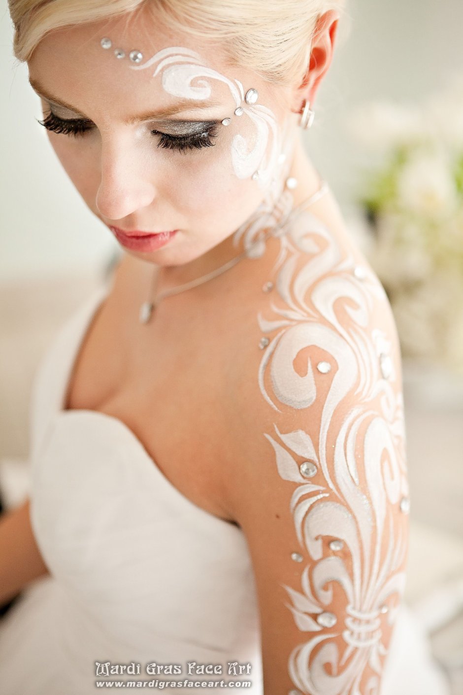 Свадебный макияж с элементами фейс арта