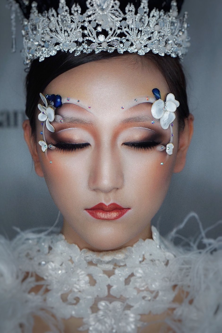 Корейский креативный макияж