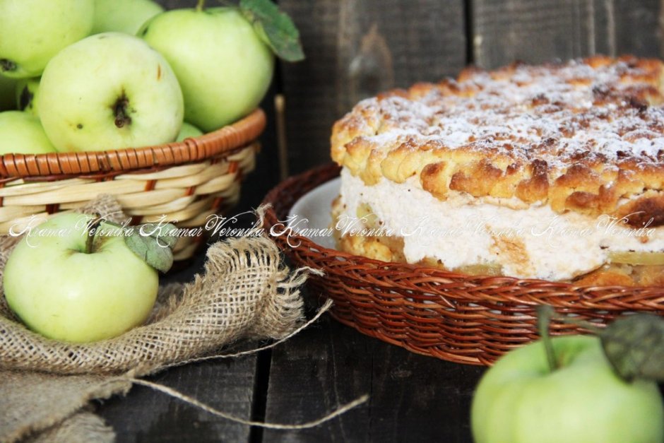 Яблочный пирог с кремом