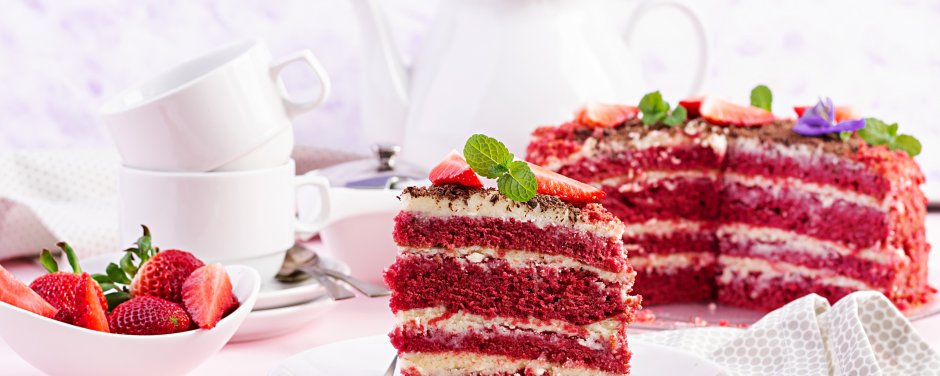 Королевский десерт вафельный торт клубничный