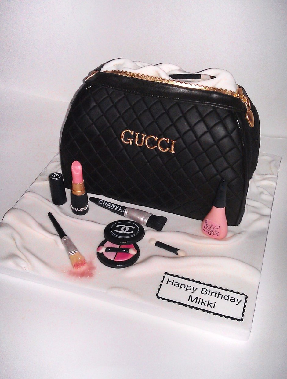 Торт на день рождения девочке визажиста