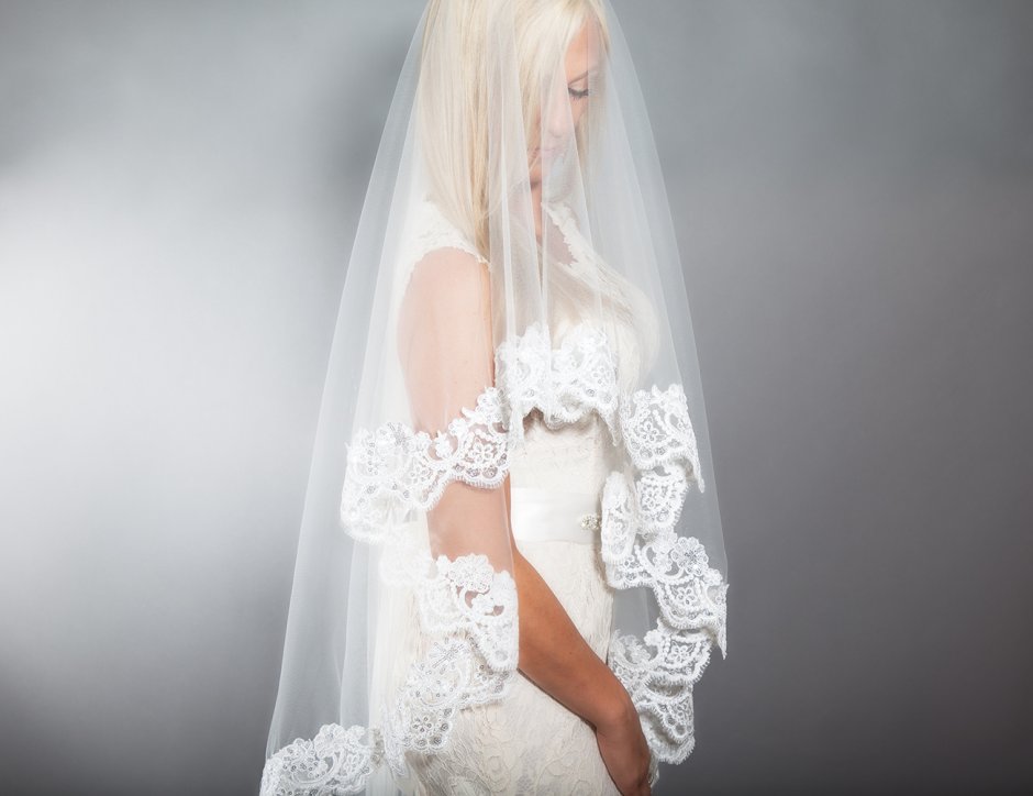 Wedding Dress с длинной фатой прямое платье