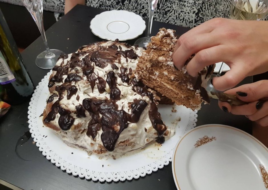 Торт Графские развалины под шоколадной глазурью