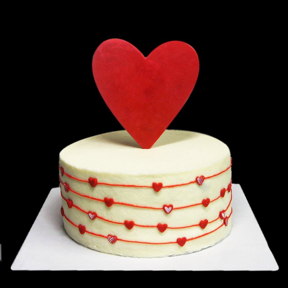 Круглый торт с сердцем
