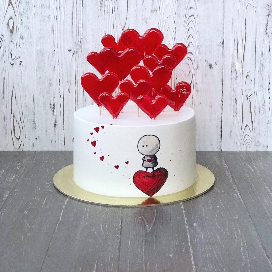 Белый торт с сердечками