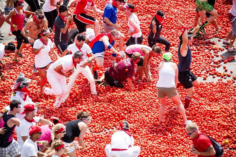 Битва томатов (la Tomatina) - Испания