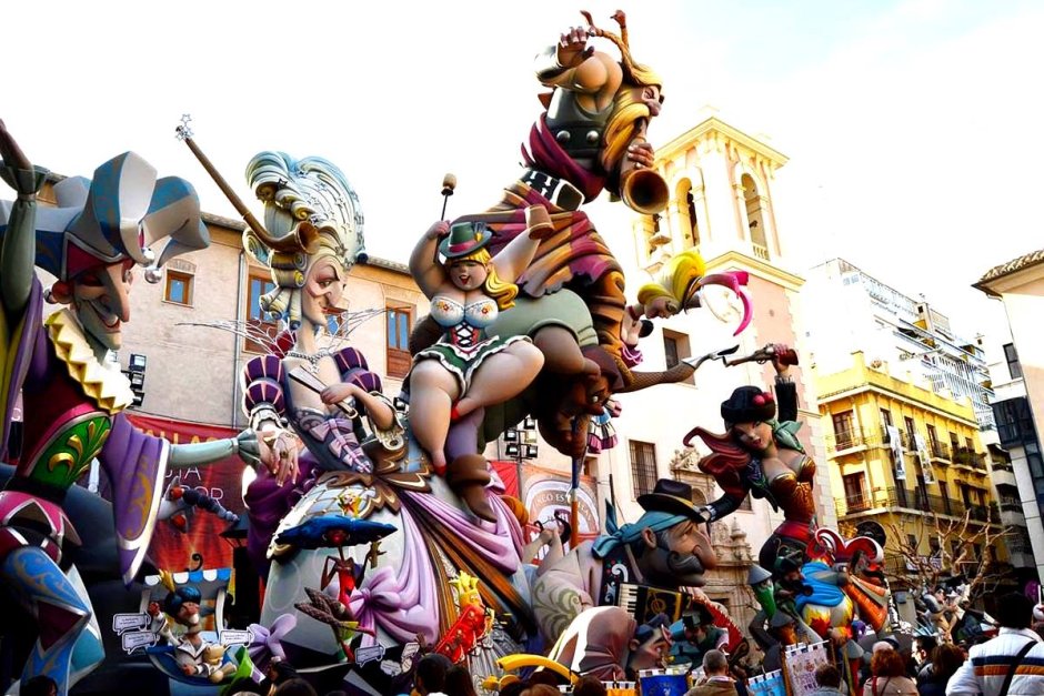 Праздники фестивали Фальяс Валенсия