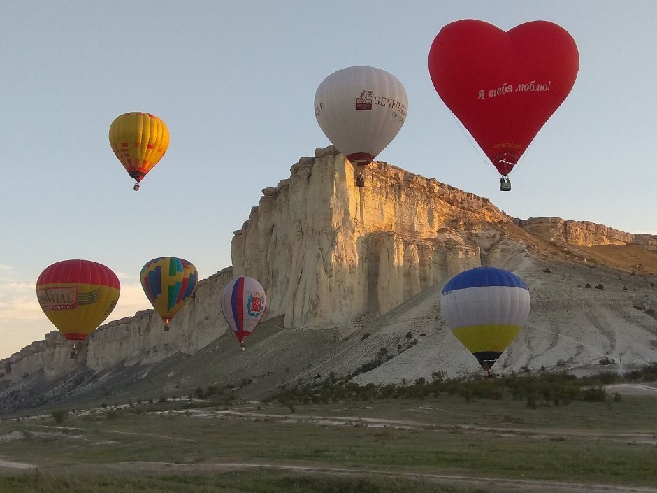 Фестиваль воздушных шаров в Крыму белая скала