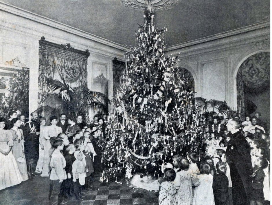 Рождественская елка Романовых 1917