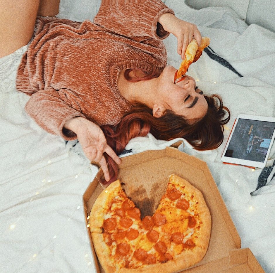 Девушка с пиццей фотосессия