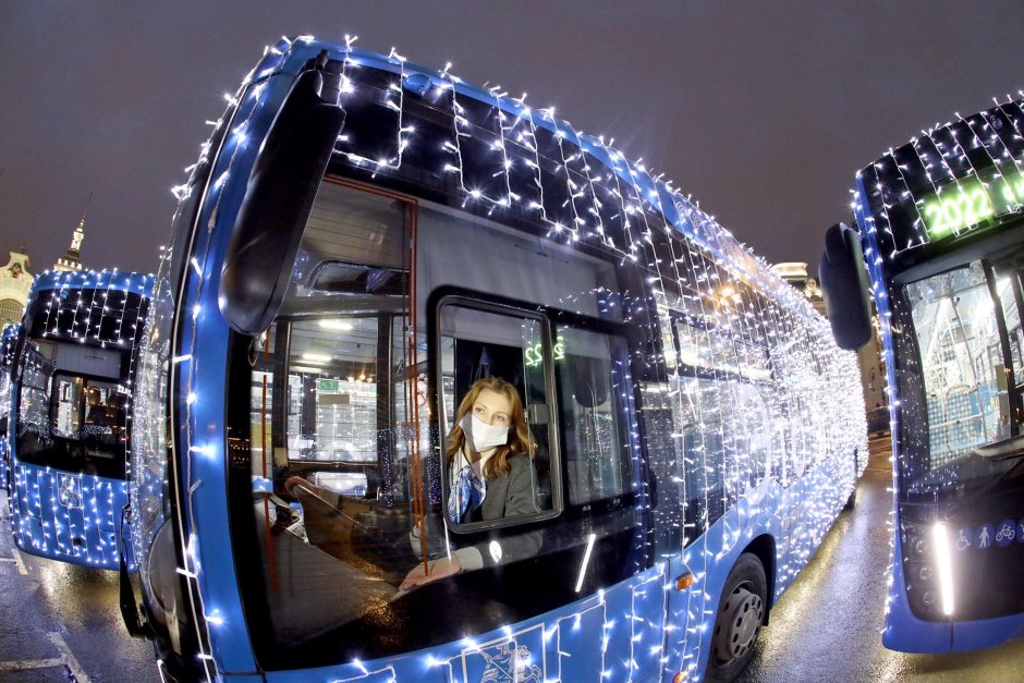 Новогодние электробусы в Москве 2020