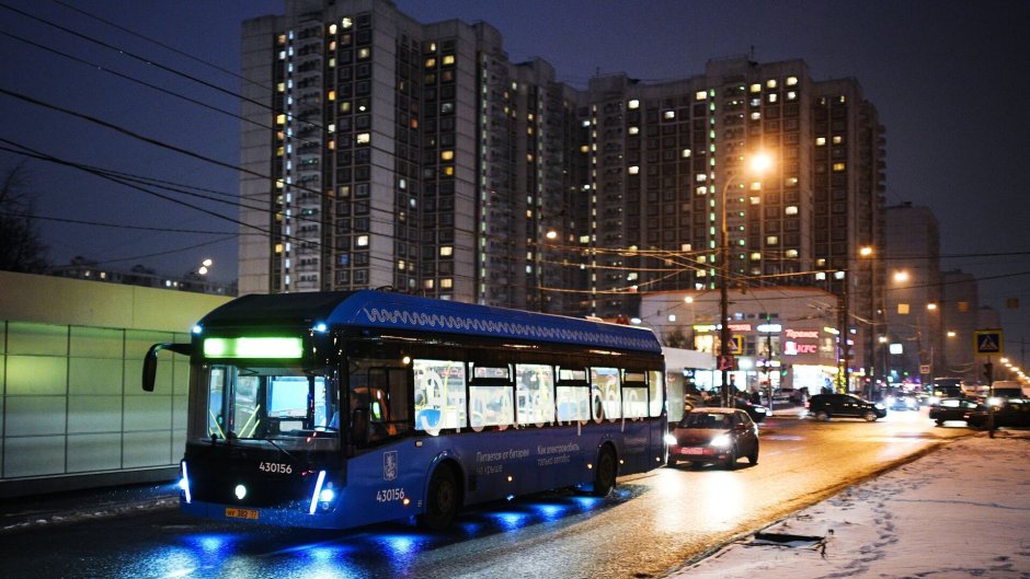 Ночной электробус в Москве