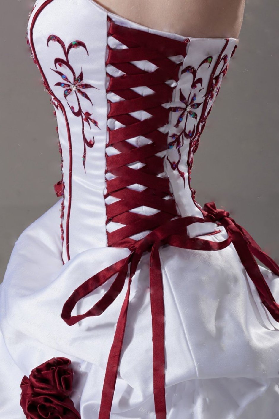 Короткое свадебное платье с поясом
