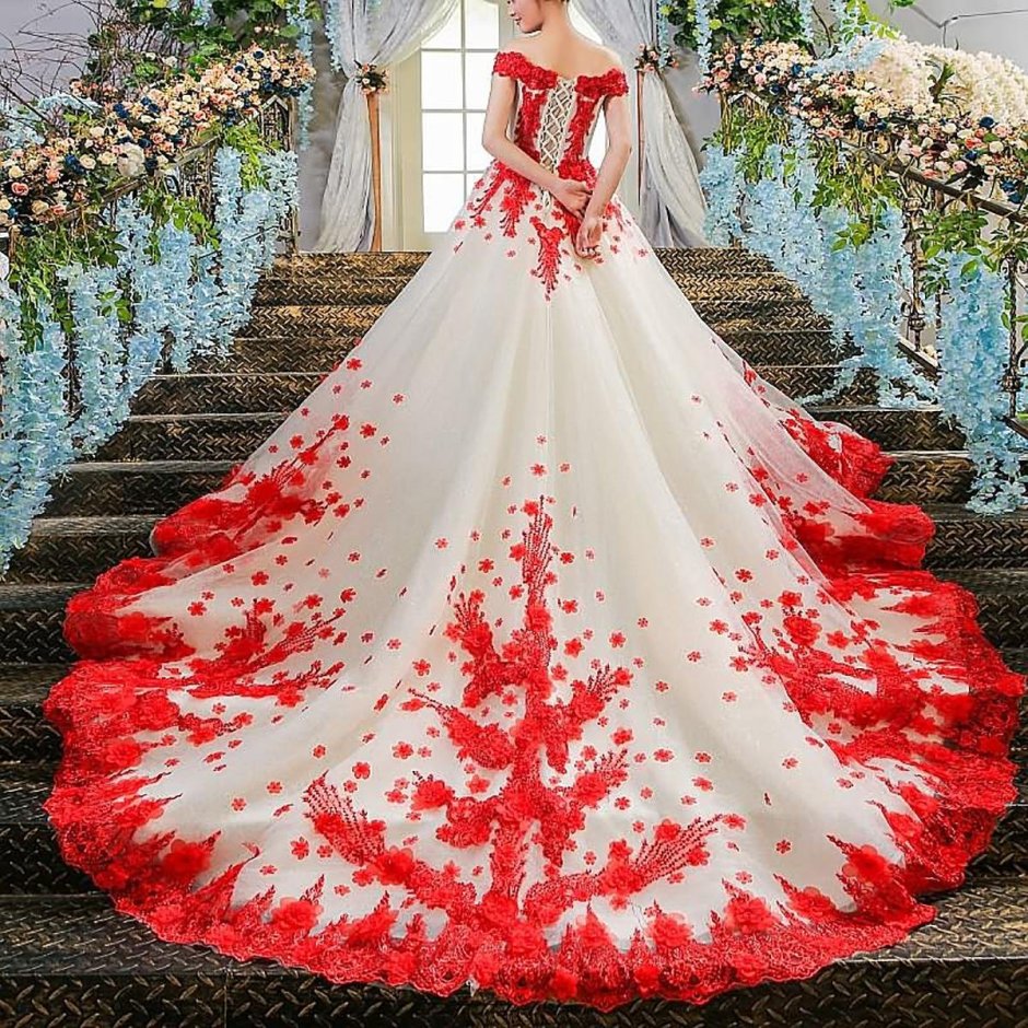 Свадебные платья с цветными вставками