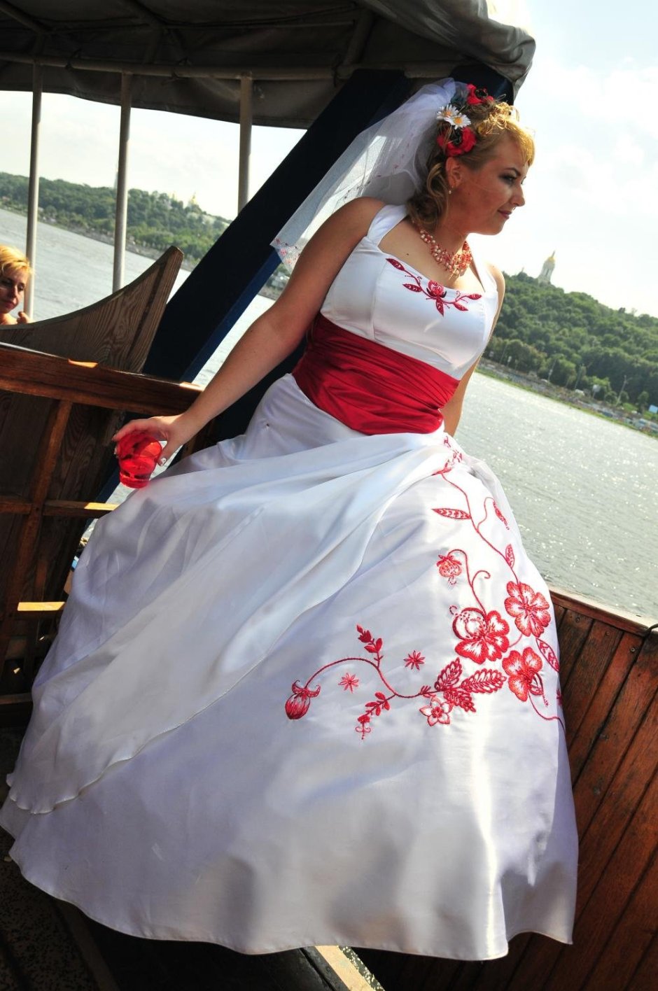 Свадебное платье в народном стиле