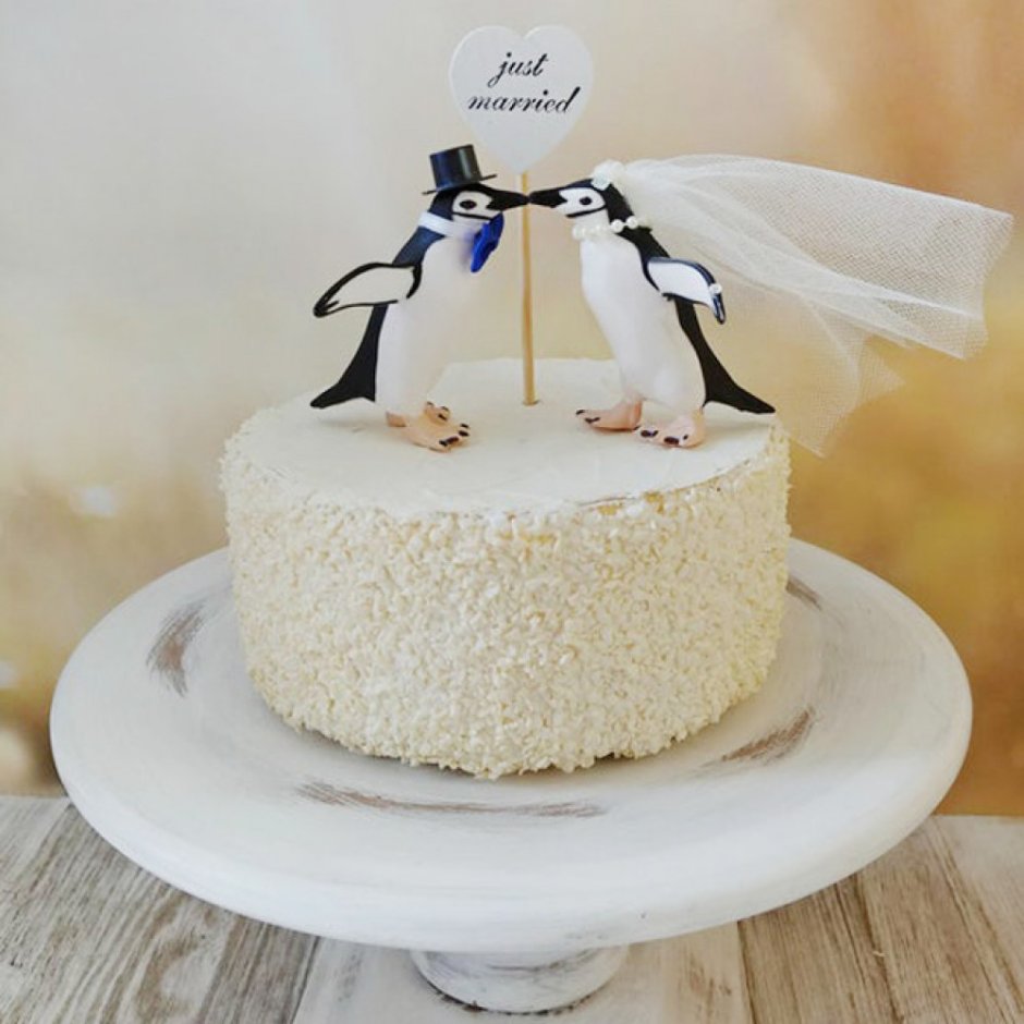 Небольшой свадебный торт одноярусный