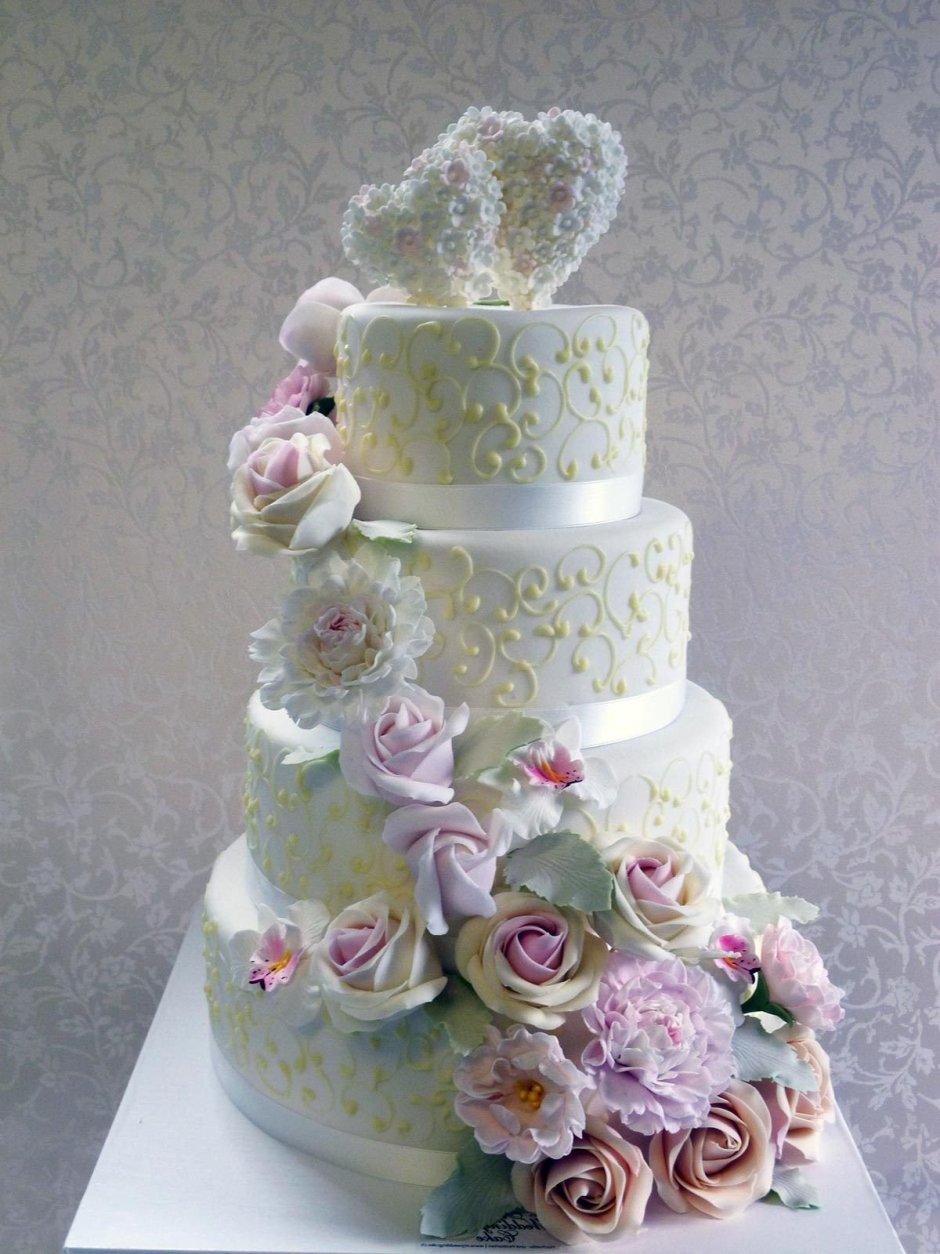 Свадебный торт трехъярусный без мастики