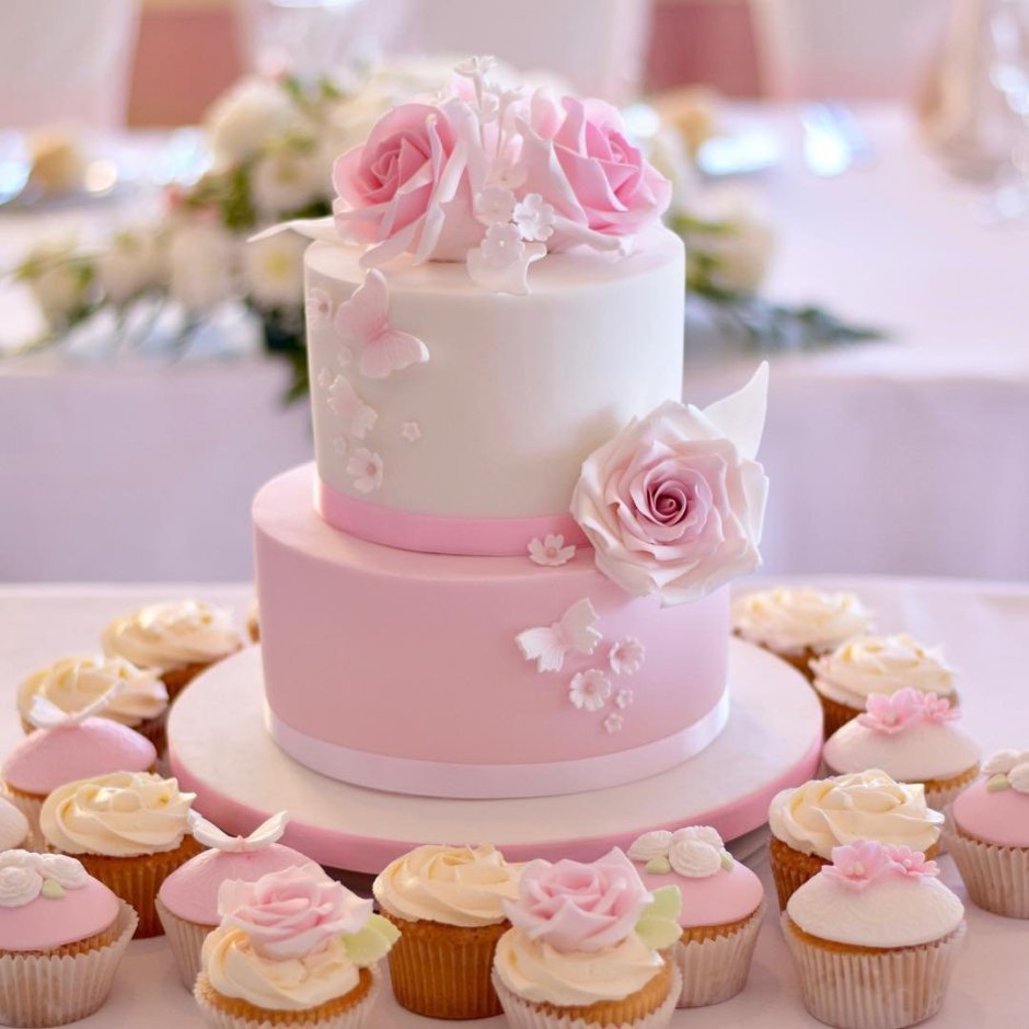 Свадебный торт бело розовый