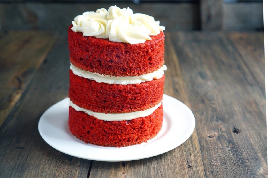 Торт красный бархат украшение для женщины