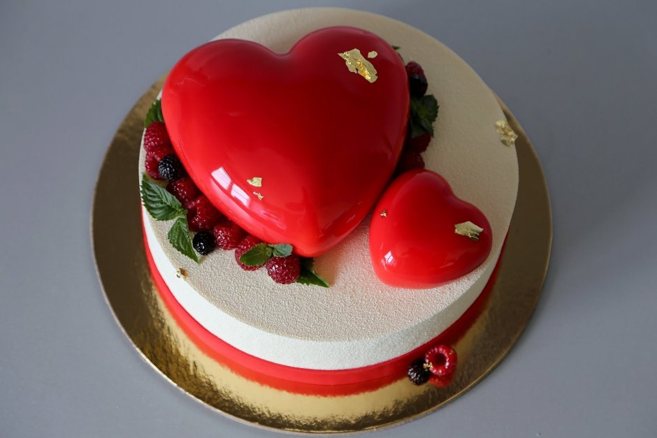 Свадебный торт с сердцем