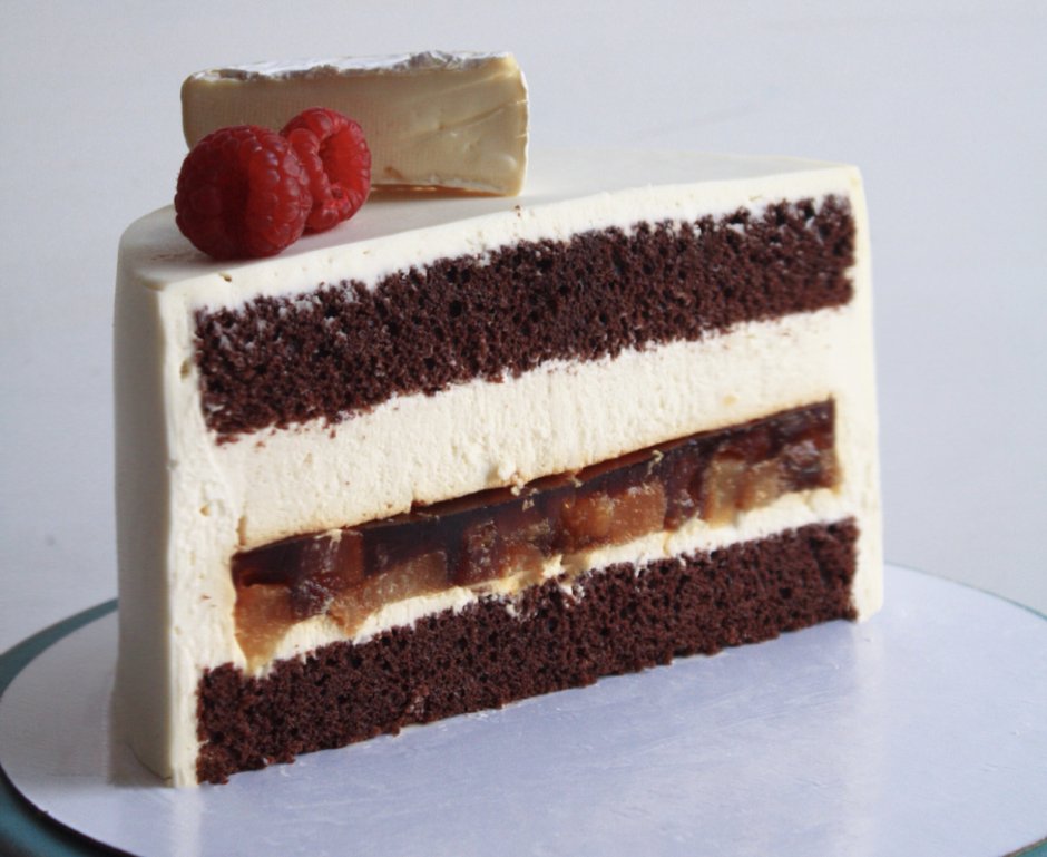 Муссовый шоколадный торт Сникерс
