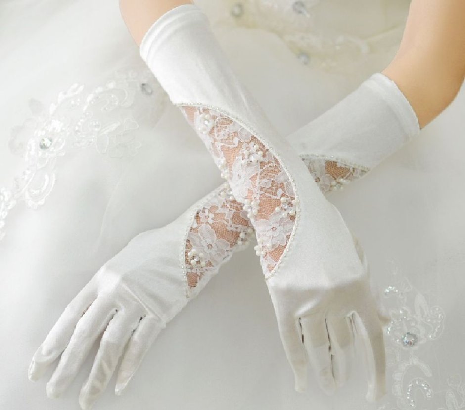 Белые сетчатые перчатки